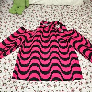 Vibrant Pink and Black Wave Pattern Blouse